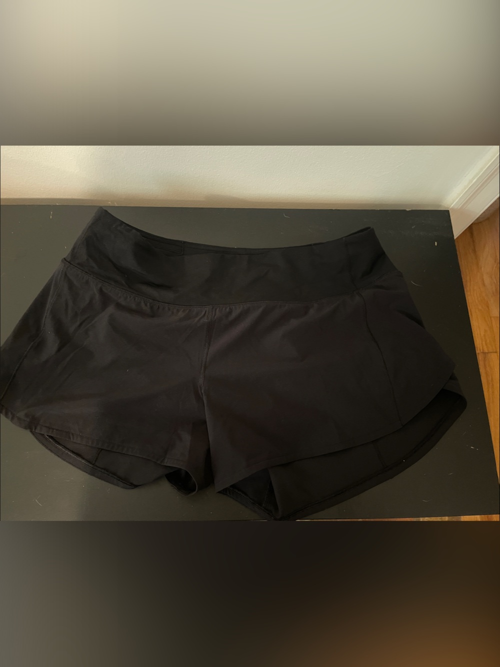 Lululemon Speed Up Mid-Rise Lined Short 4” size 10 - Picture 3 of 3